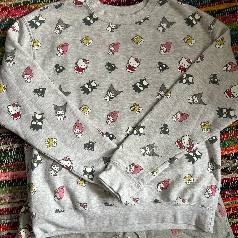 Sanrio x Hybrid Hello Kitty & Friends Graphic Pullover & Shorts Set L/XL - Picture 2 of 7